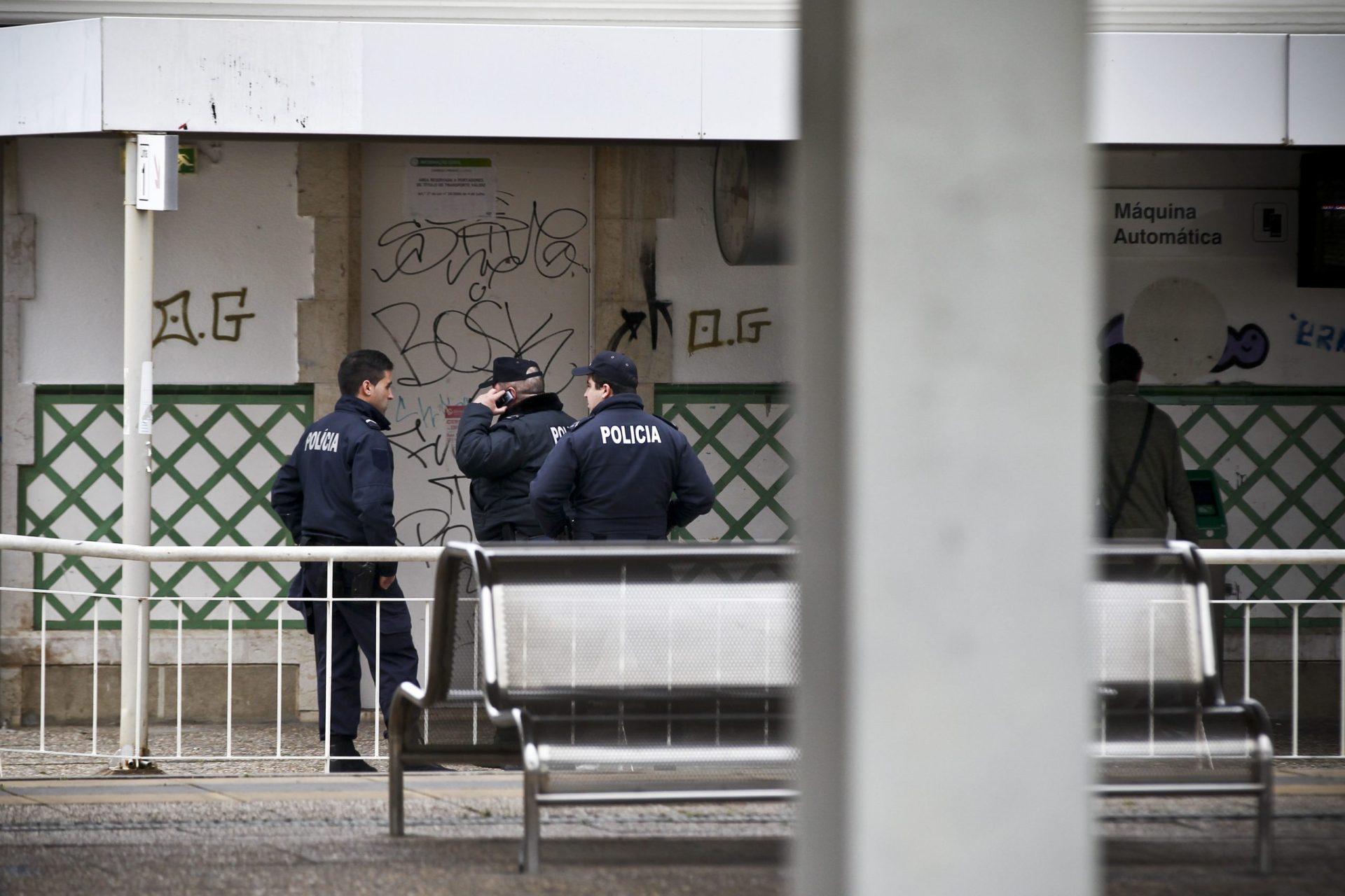 Homem encontrado no Barreiro com indícios de morte violenta