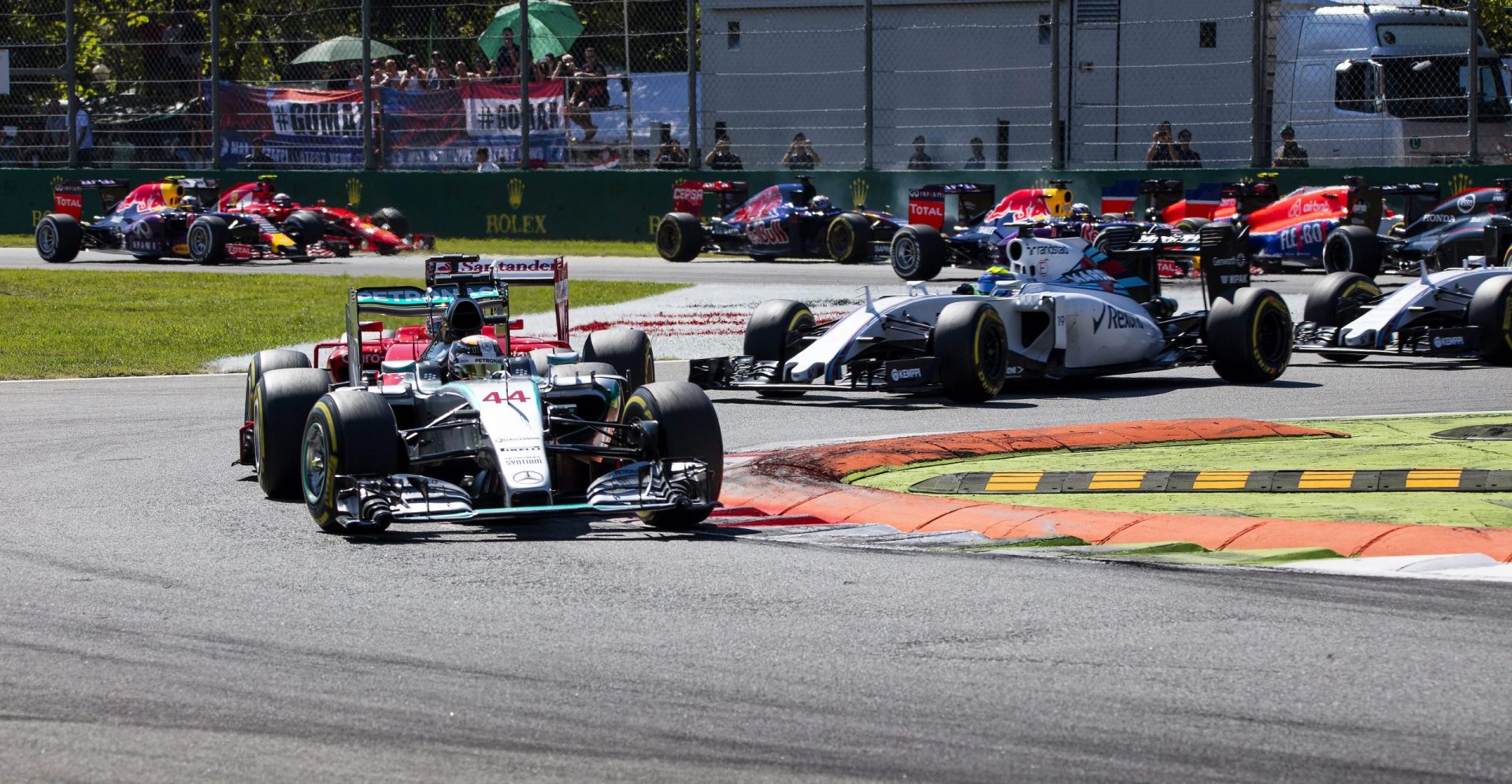 Lewis Hamilton reforça liderança do Mundial de Fórmula 1