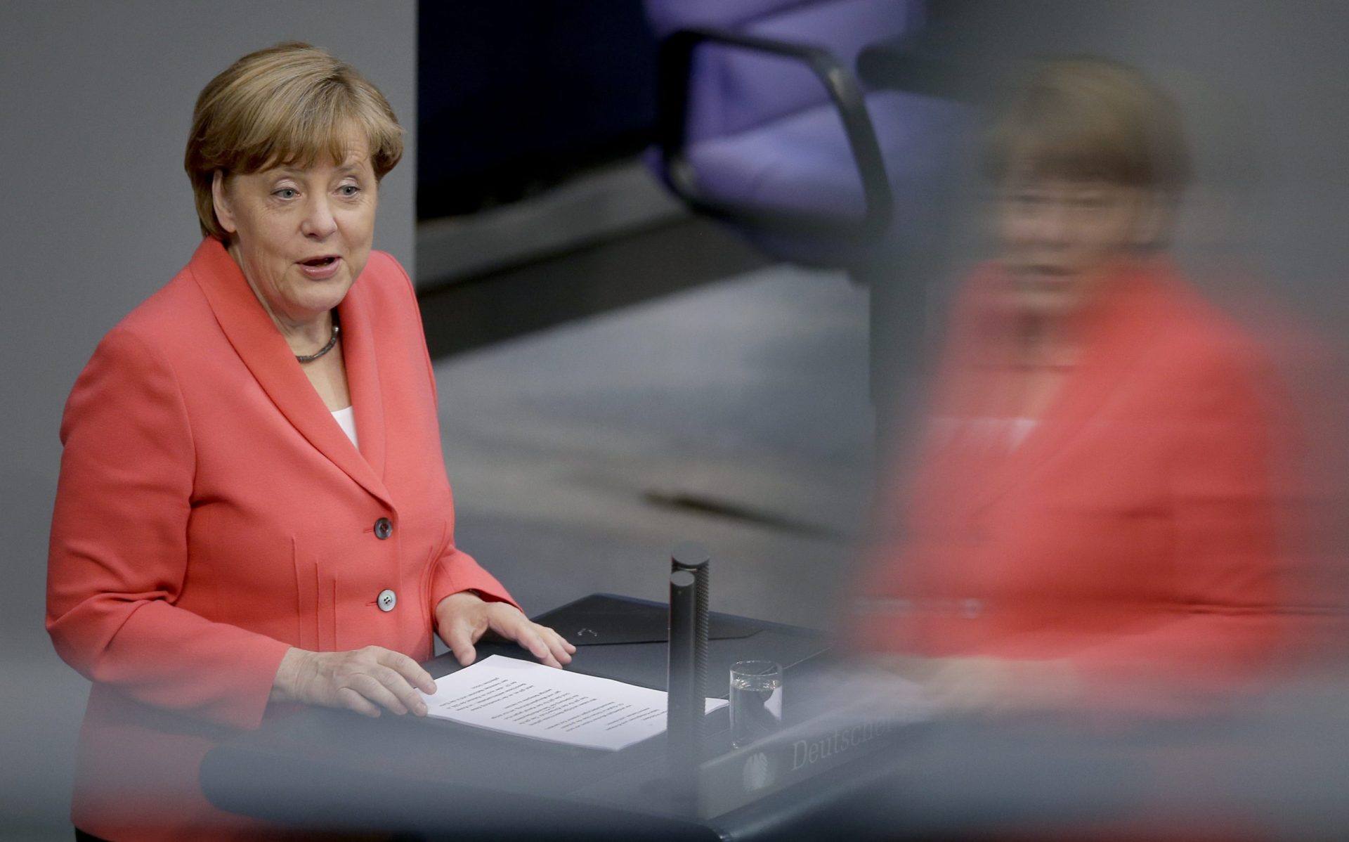 Migrações. Merkel exige solidariedade de países europeus