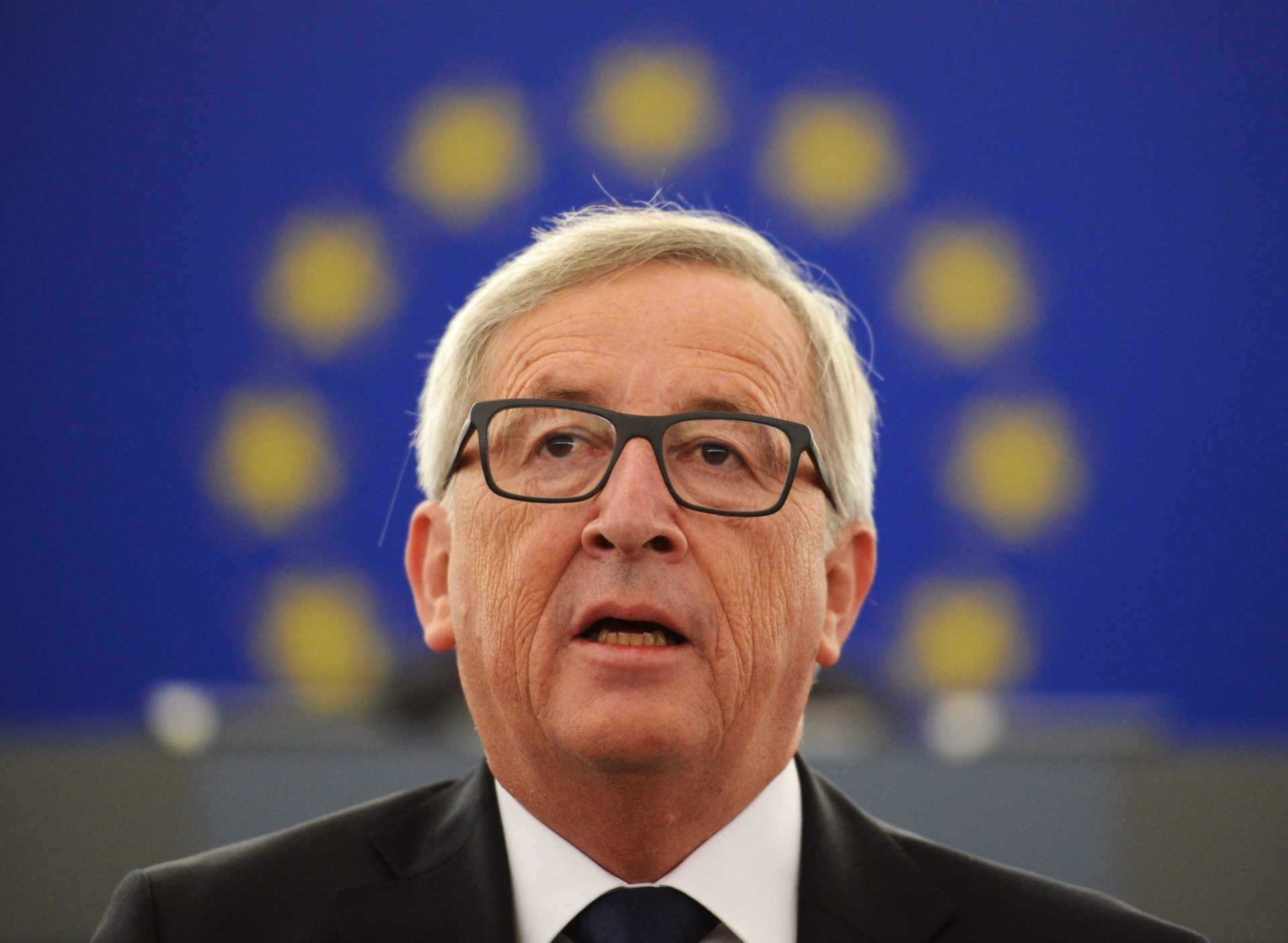 Juncker quer distribuição de mais 120 mil refugiados