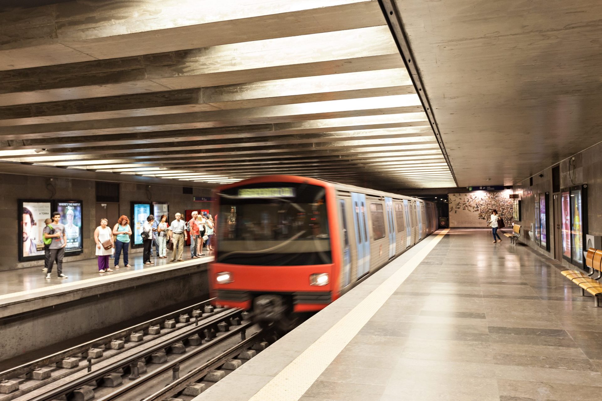 Transportes Públicos. Passe da Carris mais barato para crianças e idosos