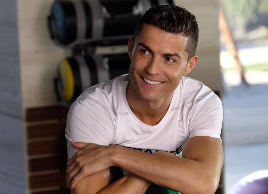 Ronaldo mostra como se prepara para o clássico