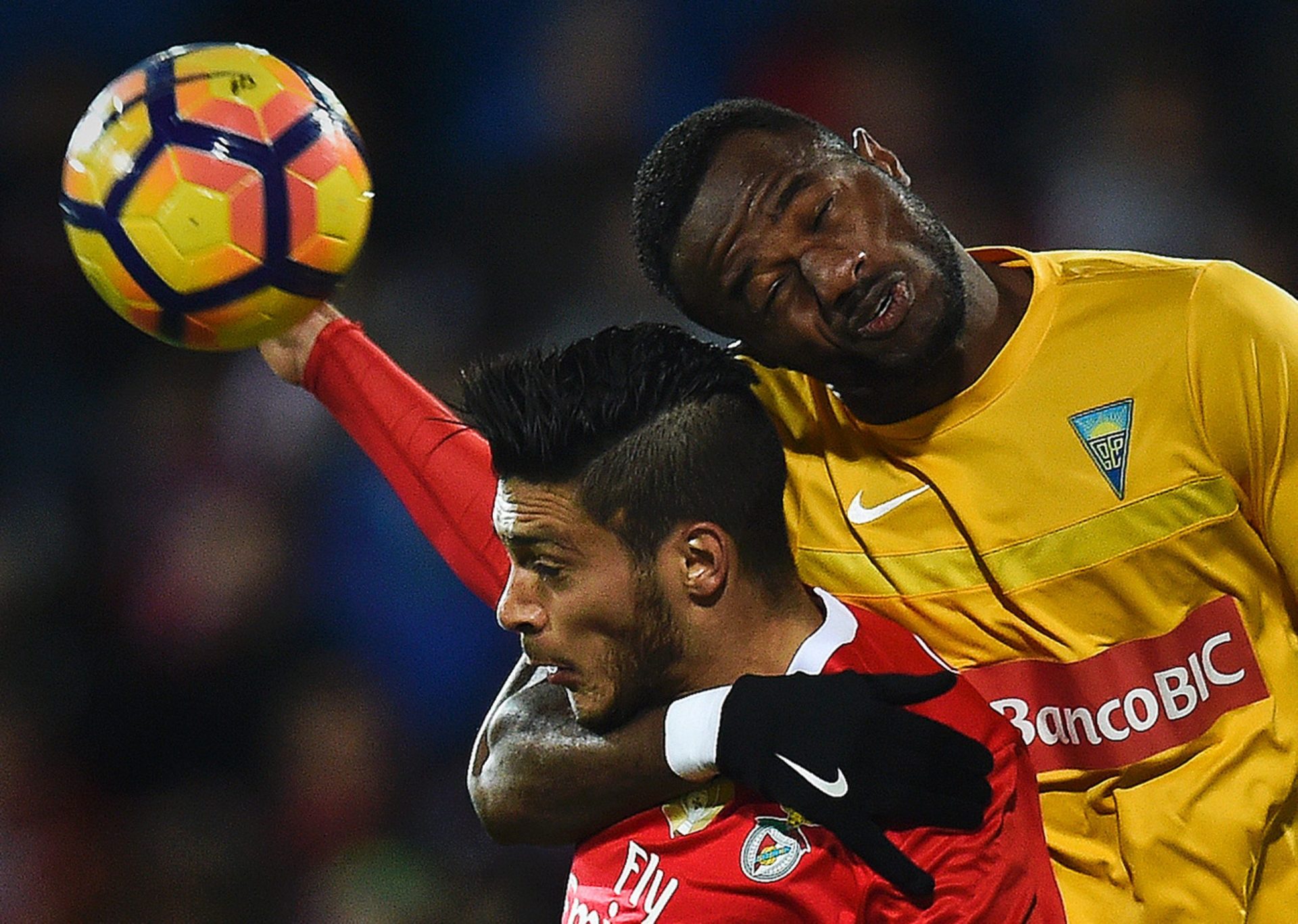 Benfica ganha 1-0 no regresso de Jonas aos relvados