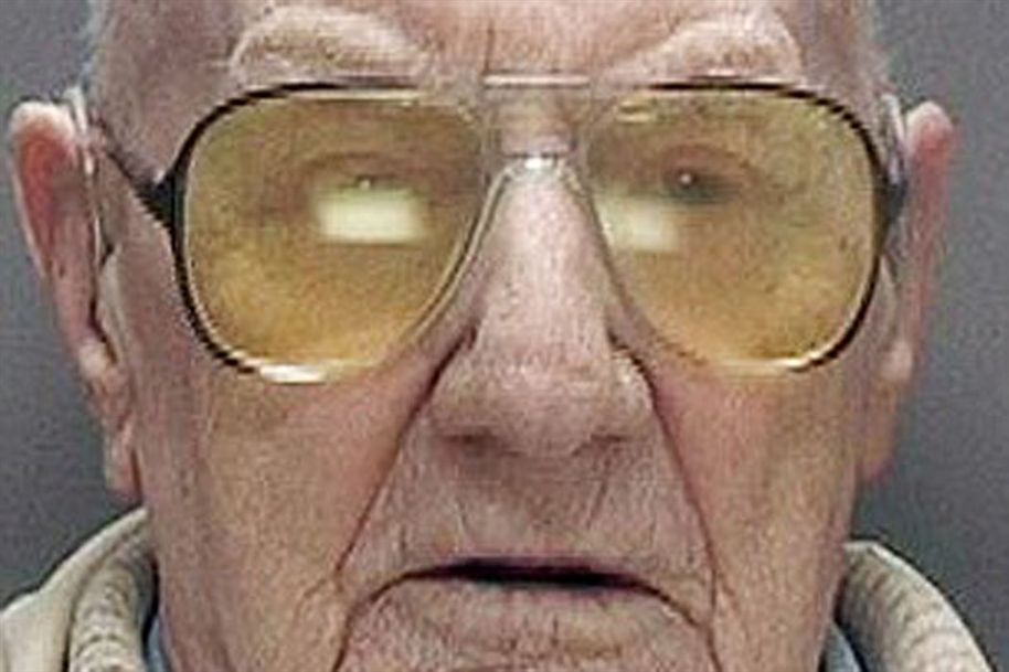 Pedófilo de 101 anos condenado a 13 de prisão