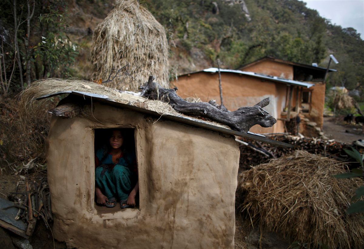 Nepal. Adolescente morre isolada em cabana por estar com menstruação