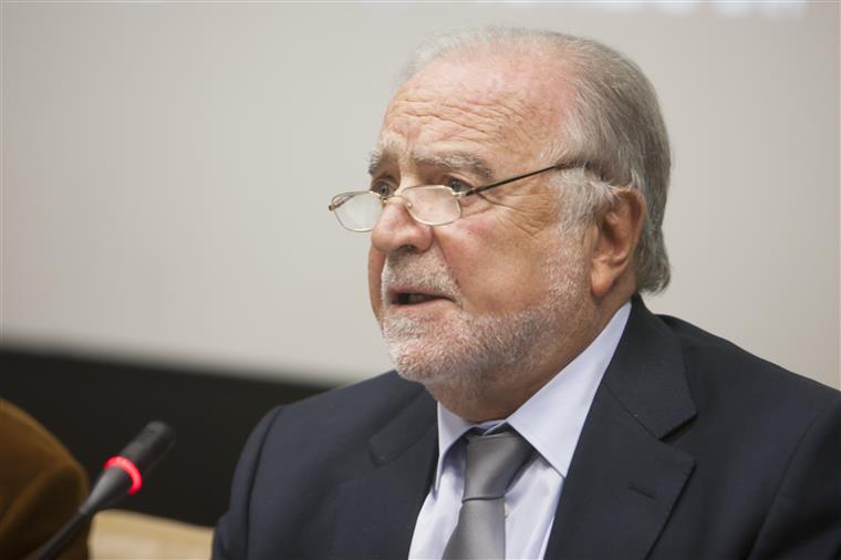 “Não se pode mutilar a biografia de Mário Soares nem adaptá-la às conveniências”, diz Manuel Alegre