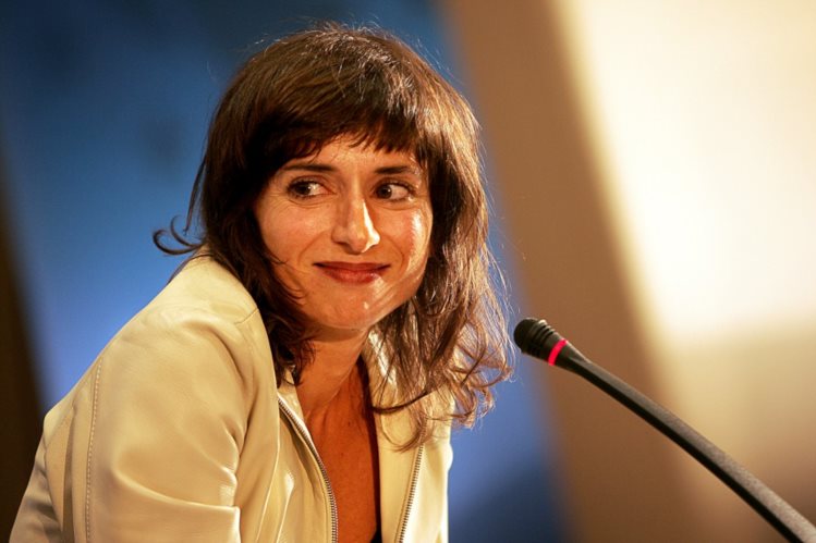 Tribunal nega providência a Fernanda Câncio e manda por livro “Eu e os Políticos” à venda