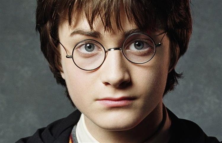 É oficial: novo livro de Harry Potter sai este verão