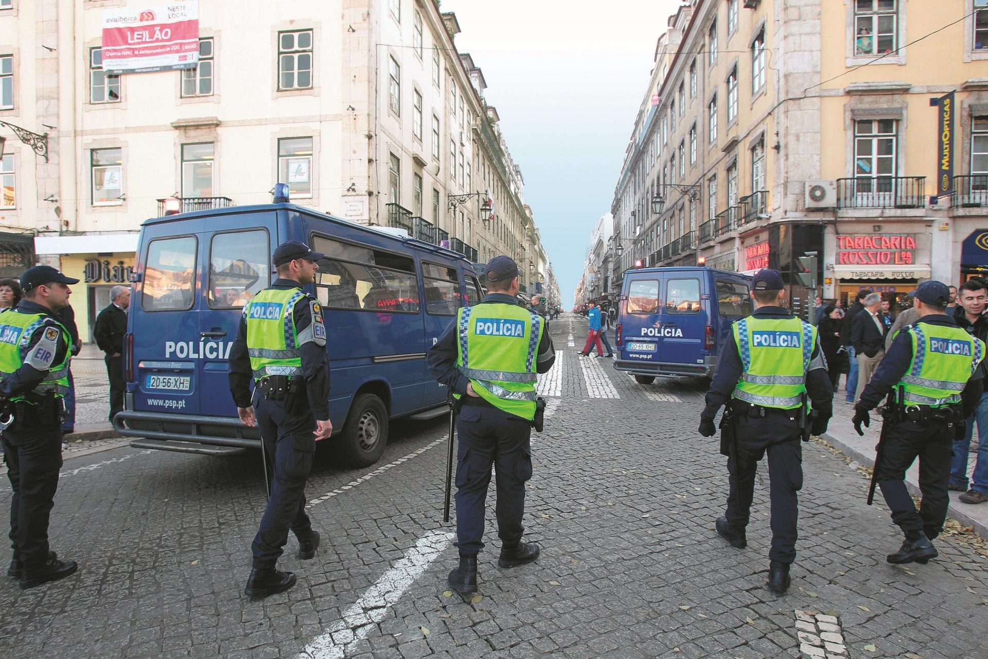 Polícia acusada de não pagar despesas de saúde