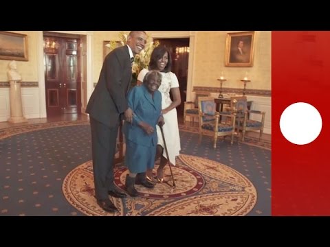 Mulher de 106 anos dança com Obama na Casa Branca