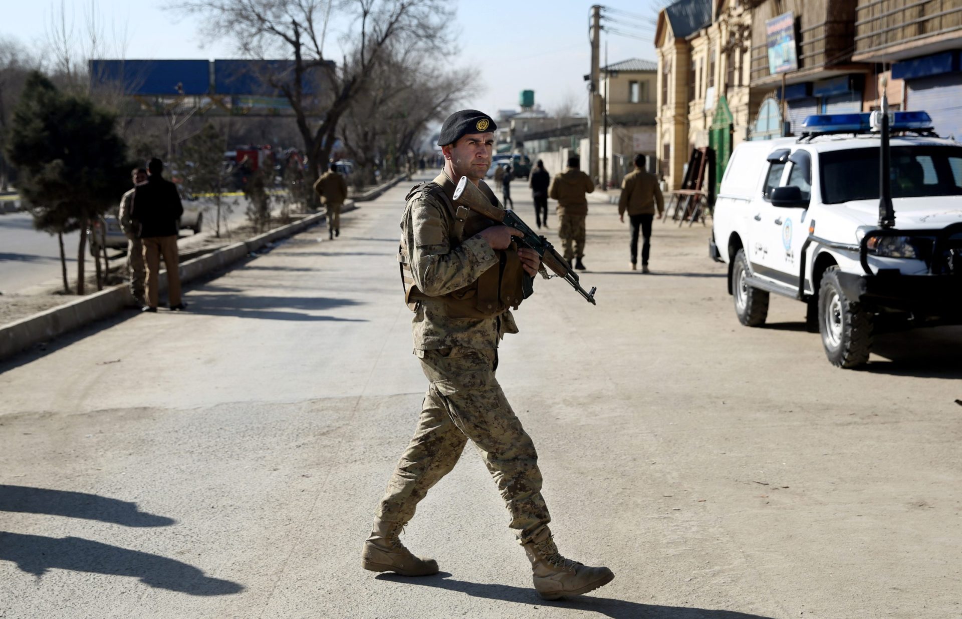 Atentado suicida em Cabul faz pelo menos 20 mortos