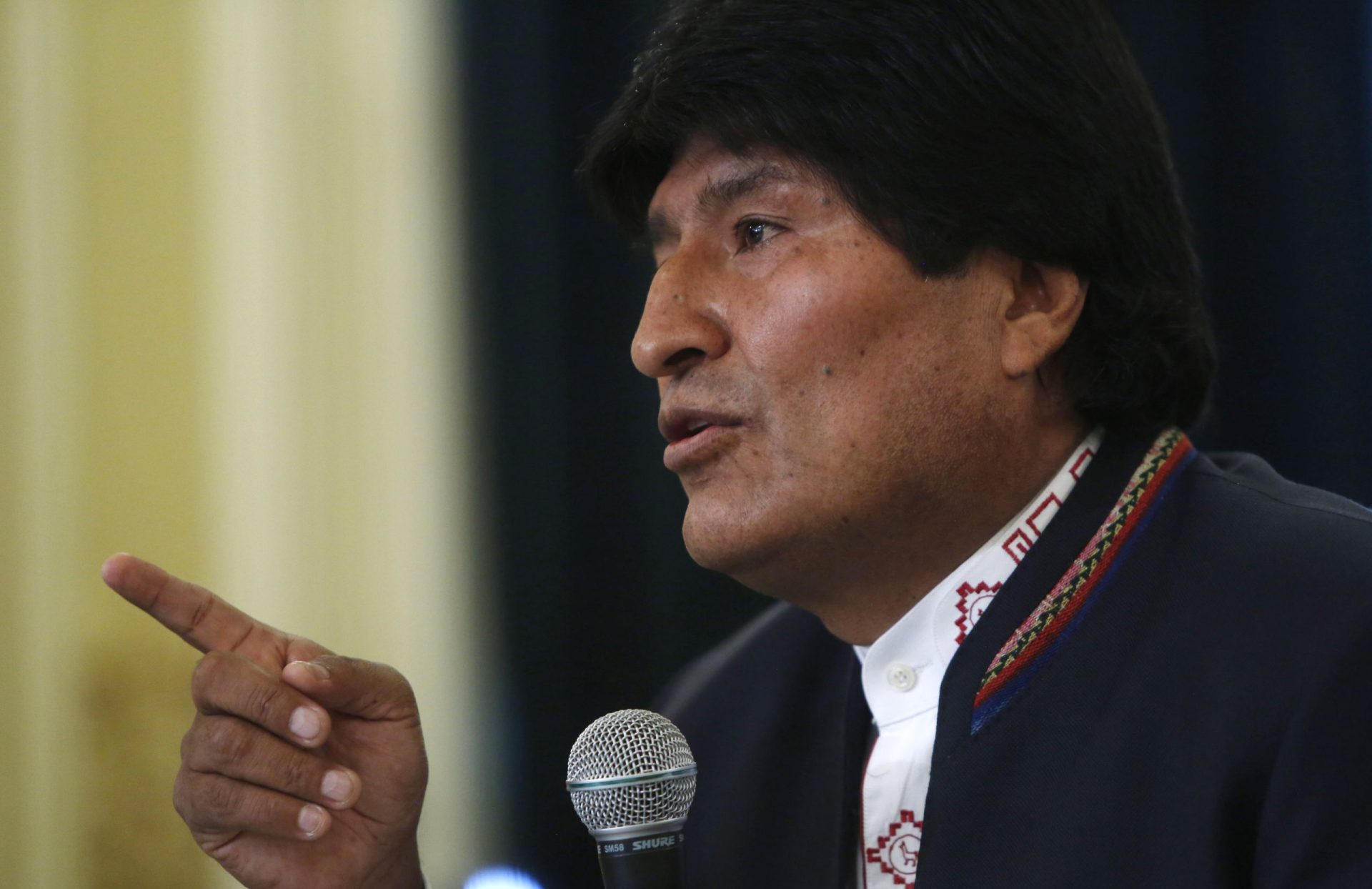 Presidente da Bolívia culpa redes sociais pela derrota