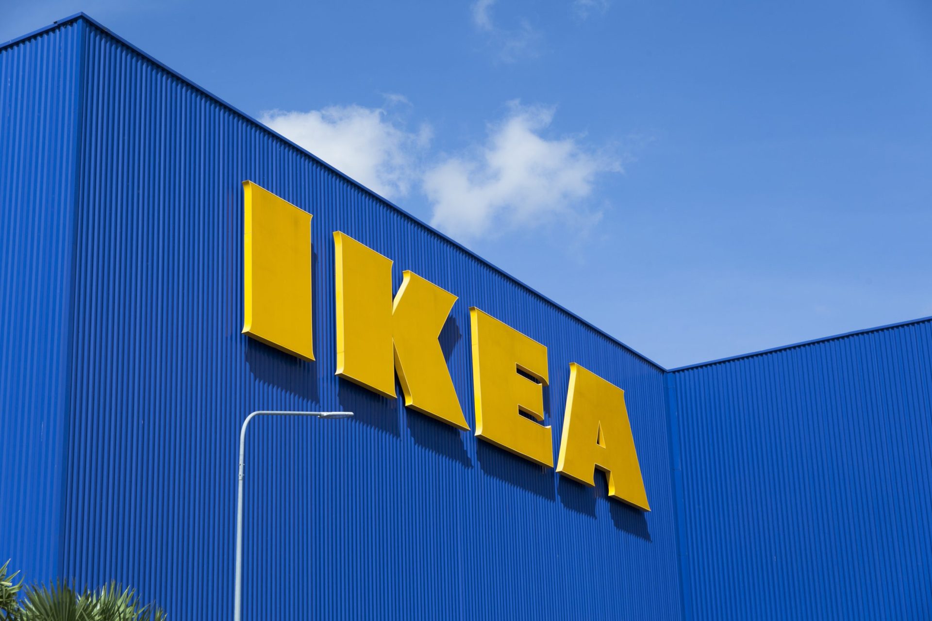 IKEA pede aos clientes que devolvam candeeiros de teto