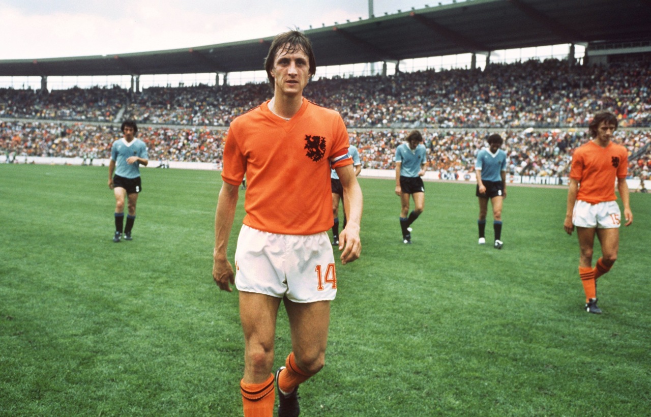 Johan Cruyff (1947-2016): O adeus a um dos melhores do futebol [Vídeo]