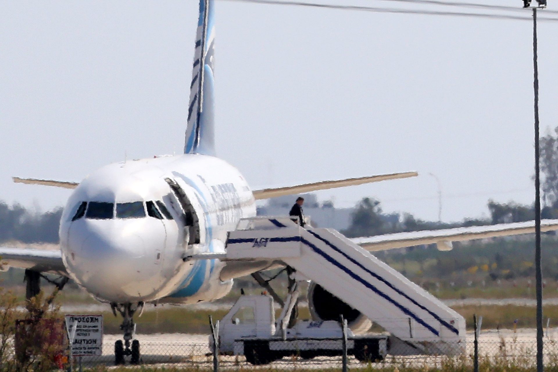 Chipre: avião desviado por piratas do ar