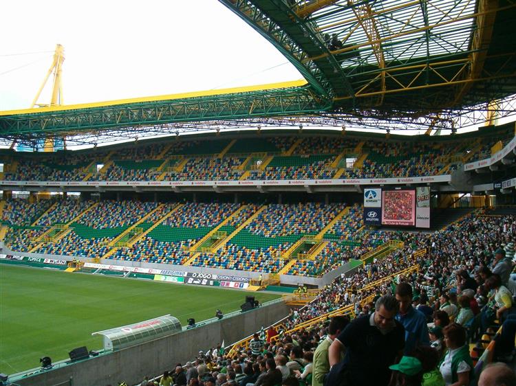 Sporting-Benfica. A fórmula vermelha  foi defender até ao primeiro lugar