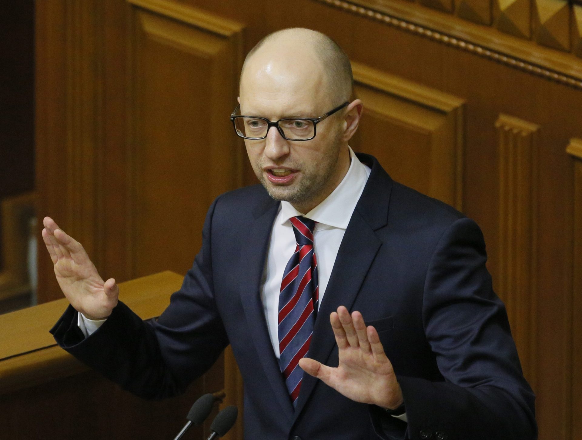 Primeiro-ministro ucraniano anuncia demissão