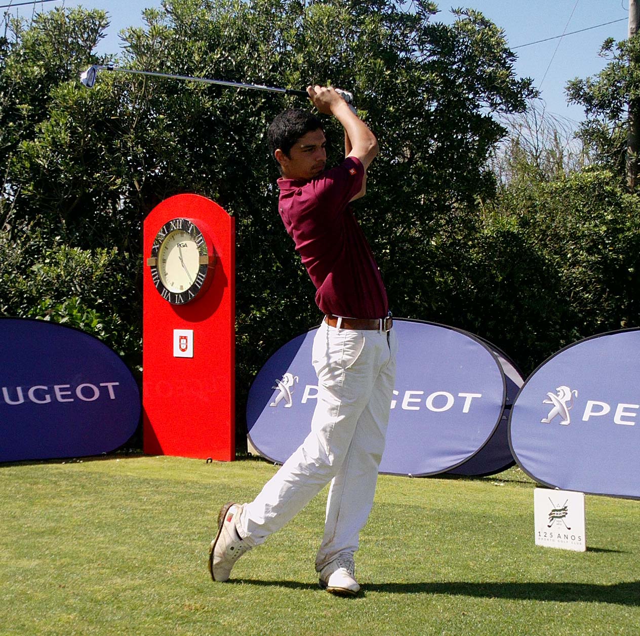 Golfe. Joana Silveira e João girão líderes isolados a meio da prova