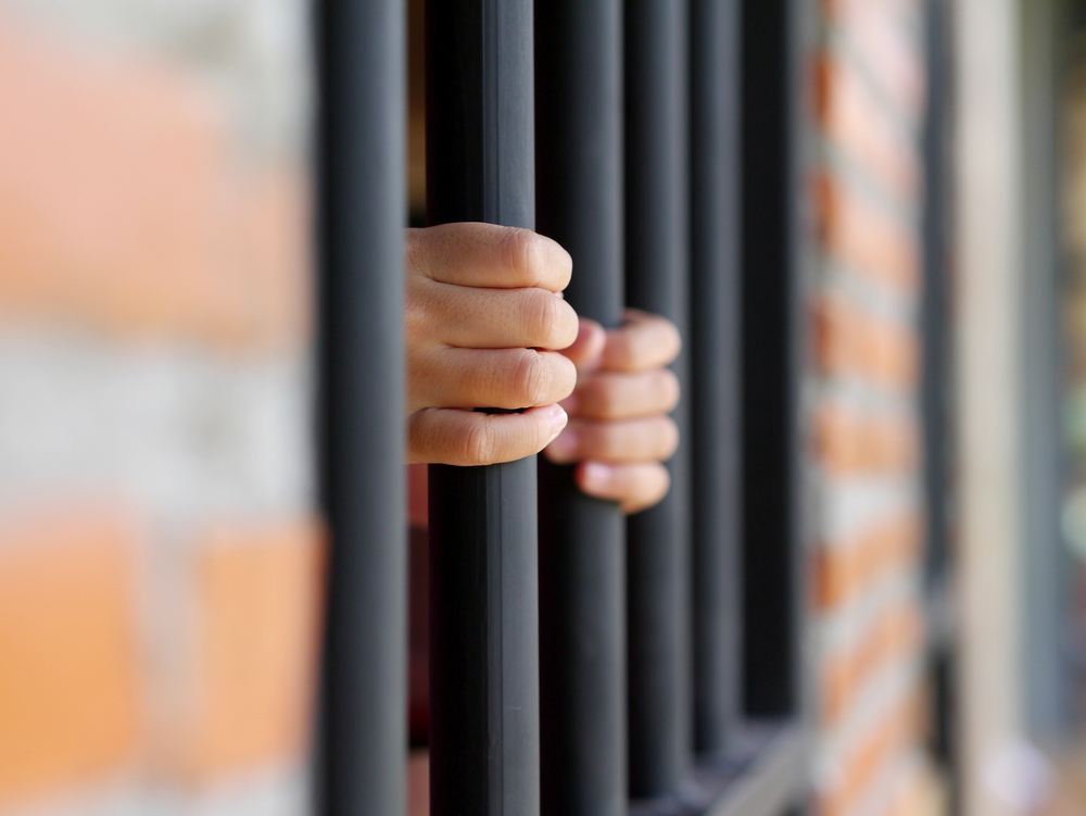 Adolescentes condenadas a prisão perpétua por torturarem mulher até à morte