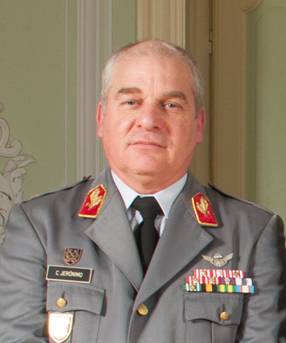 Chefe do Exército pediu a demissão
