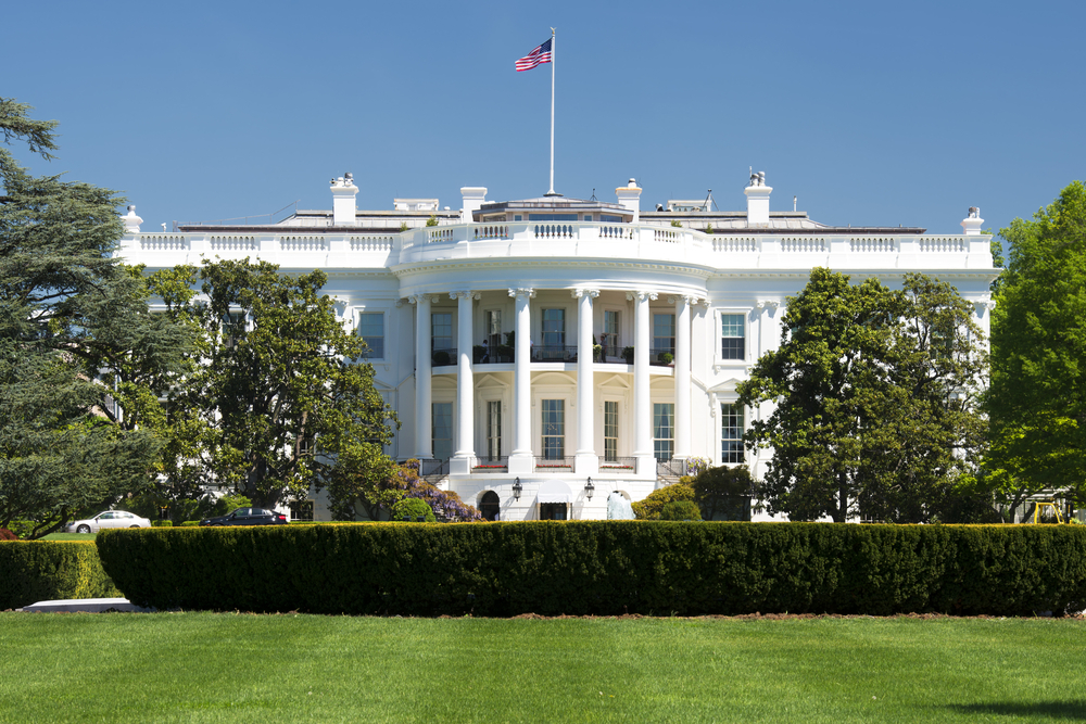 Casa Branca encerrada após tiroteio nas imediações