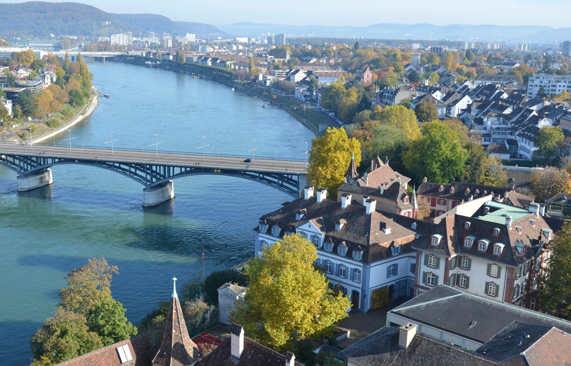Suíça vai referendar rendimento básico de 2250 euros para todos os cidadãos
