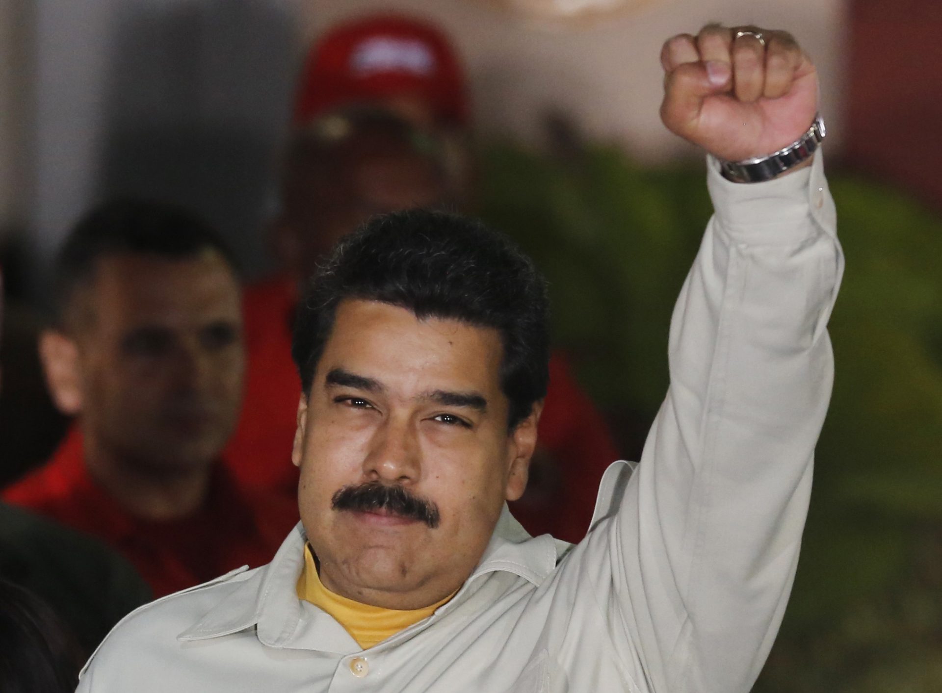 Sem luz ao fundo do túnel, Maduro não desiste