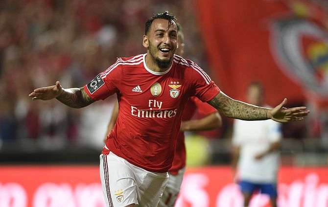 Benfica regressa à liderança