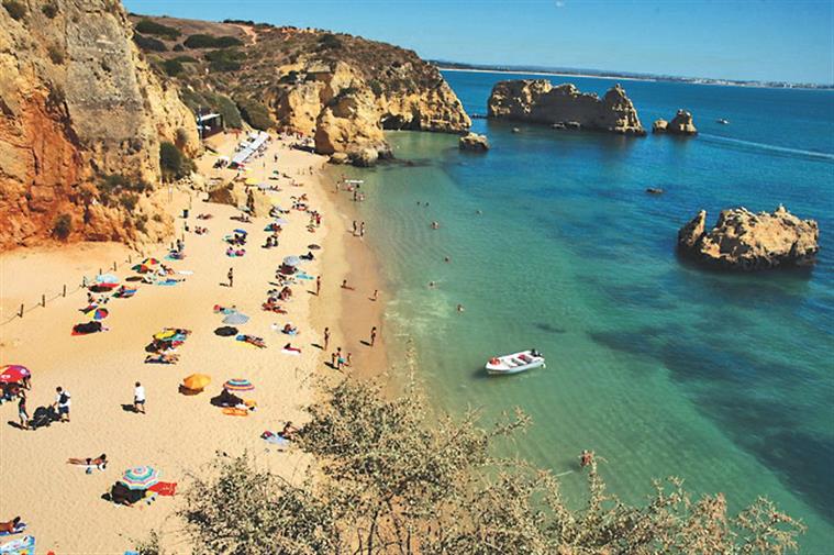 Algarve: Faturação da hotelaria aumenta quase 7% em abril