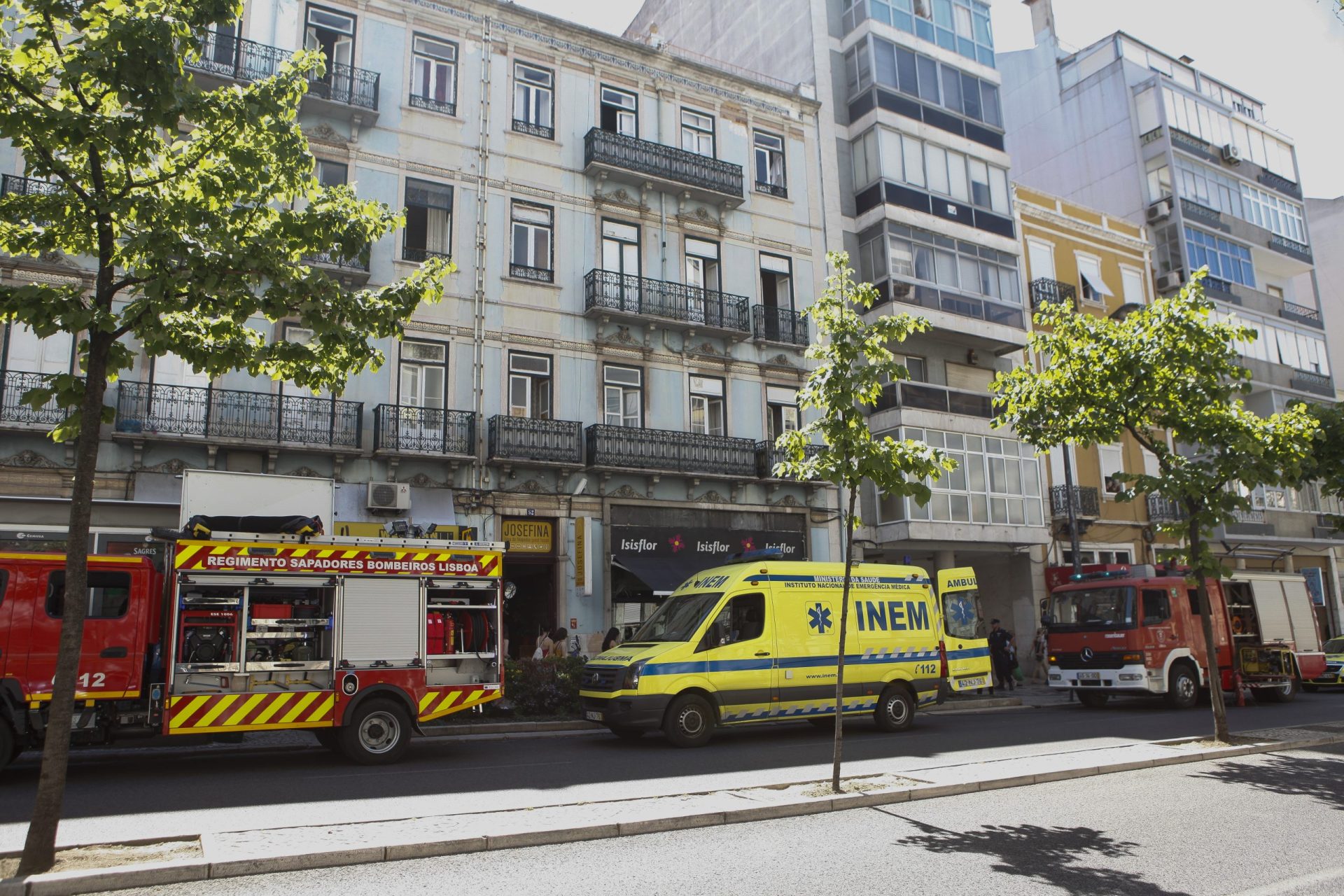 Homem ferido em acidente com monta-cargas em Lisboa