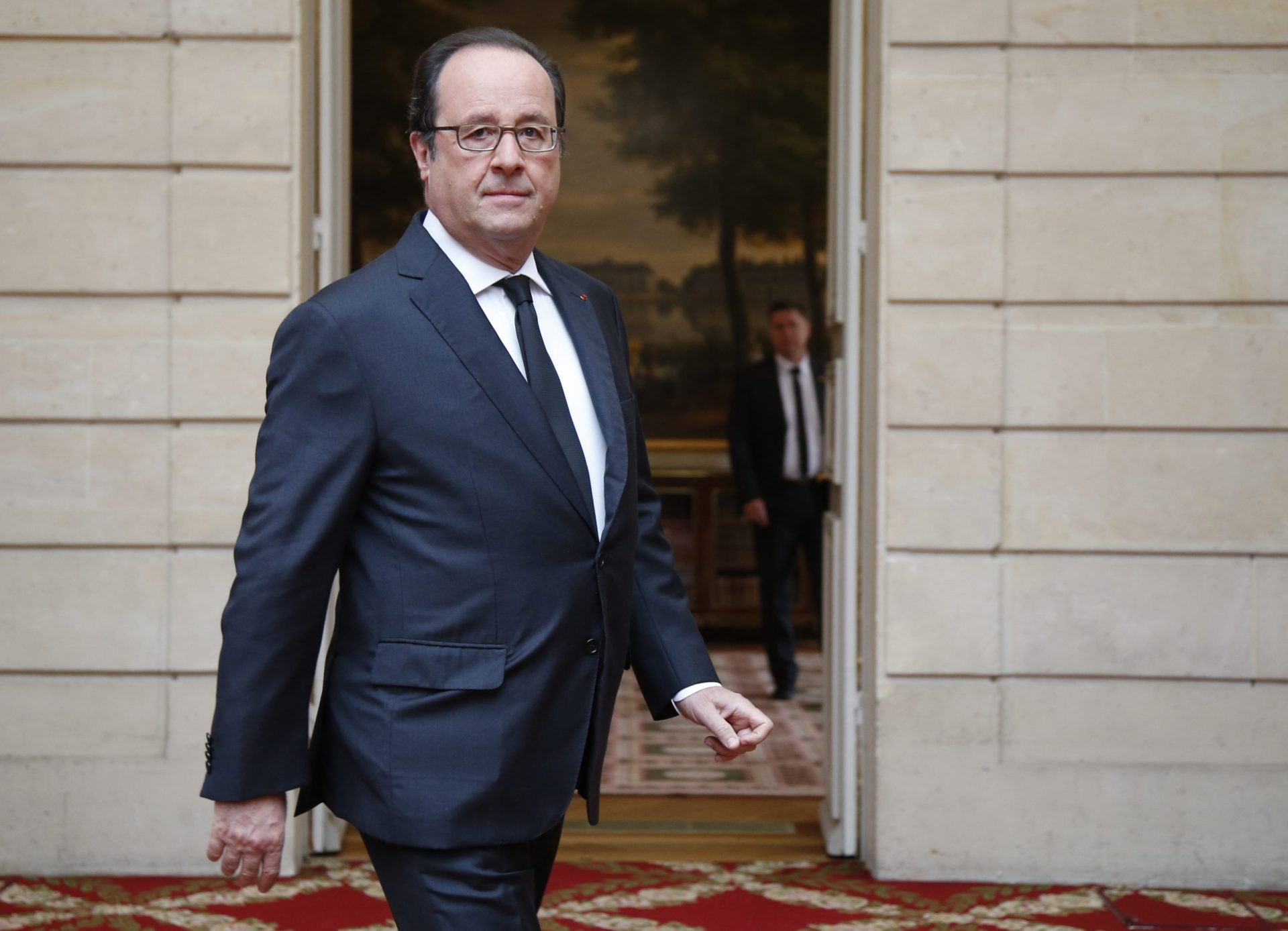 Sabe quanto custa a namorada de François Hollande aos franceses?