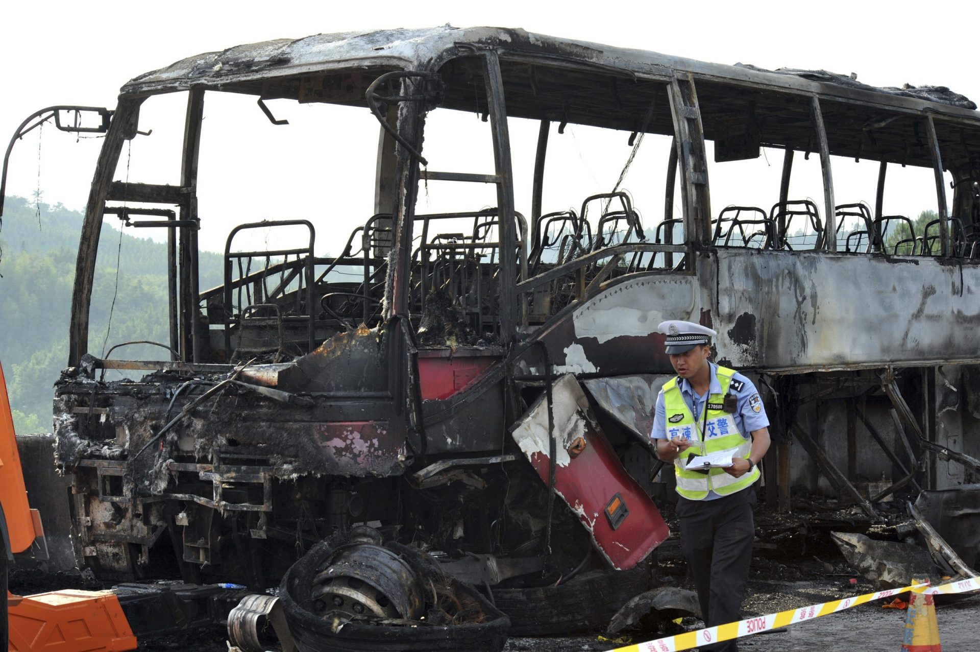 Acidente com autocarro faz 35 mortos na China