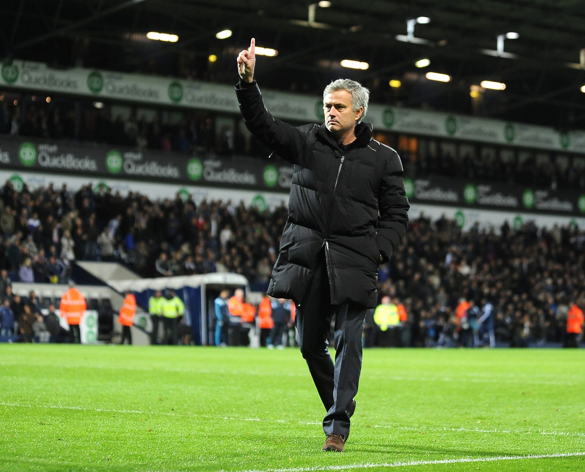 Mourinho dá voz ao papa Francisco num filme sobre Fátima