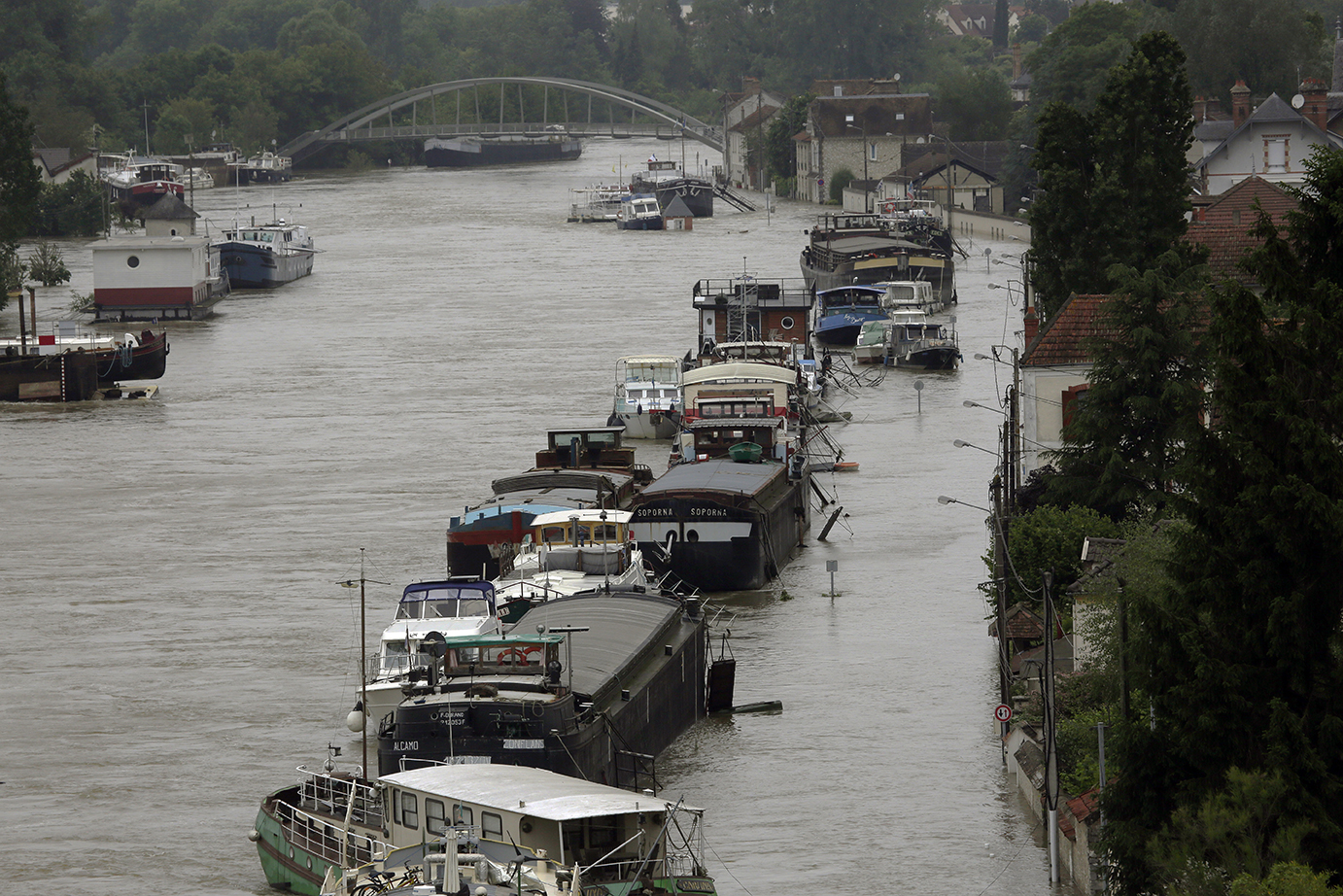 França: Quatro mortos e 24 feridos nas inundações