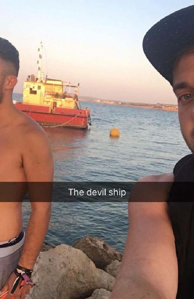 Amigos queriam ir ver golfinhos mas acabaram na Síria