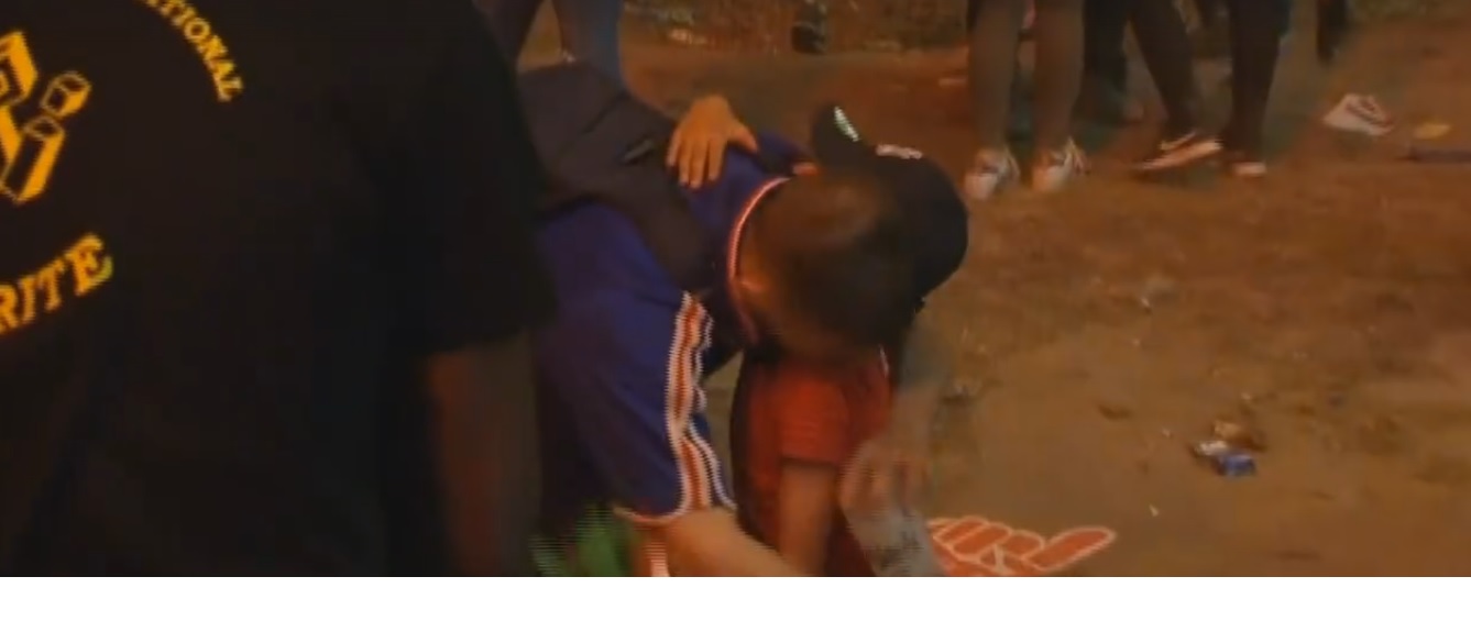 Vídeo de menino português a consolar adepto francês corre o mundo