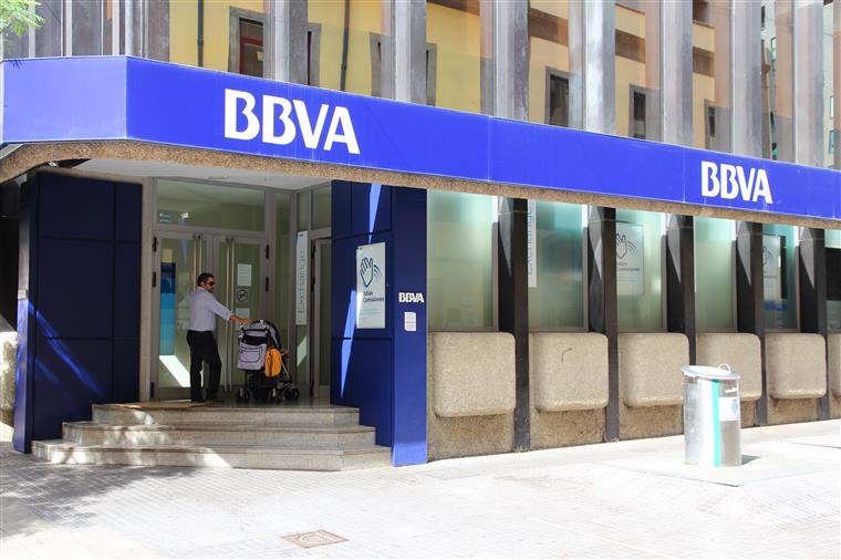 BBVA prepara despedimento coletivo