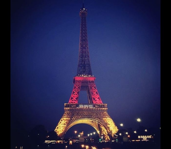 Torre Eiffel com cores alemãs em homenagem às vítimas de Munique