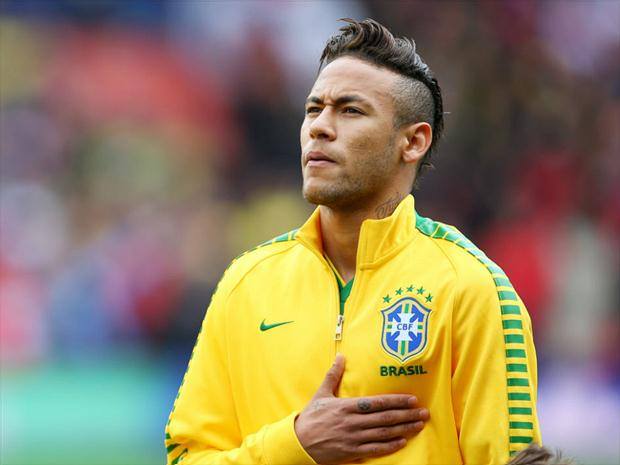 Neymar responde aos que criticam a sua vida boémia