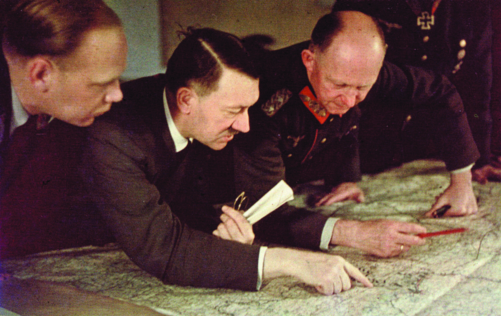 Hitler e Estaline: será justo emparelhá-los na galeria de horrores do século XX?