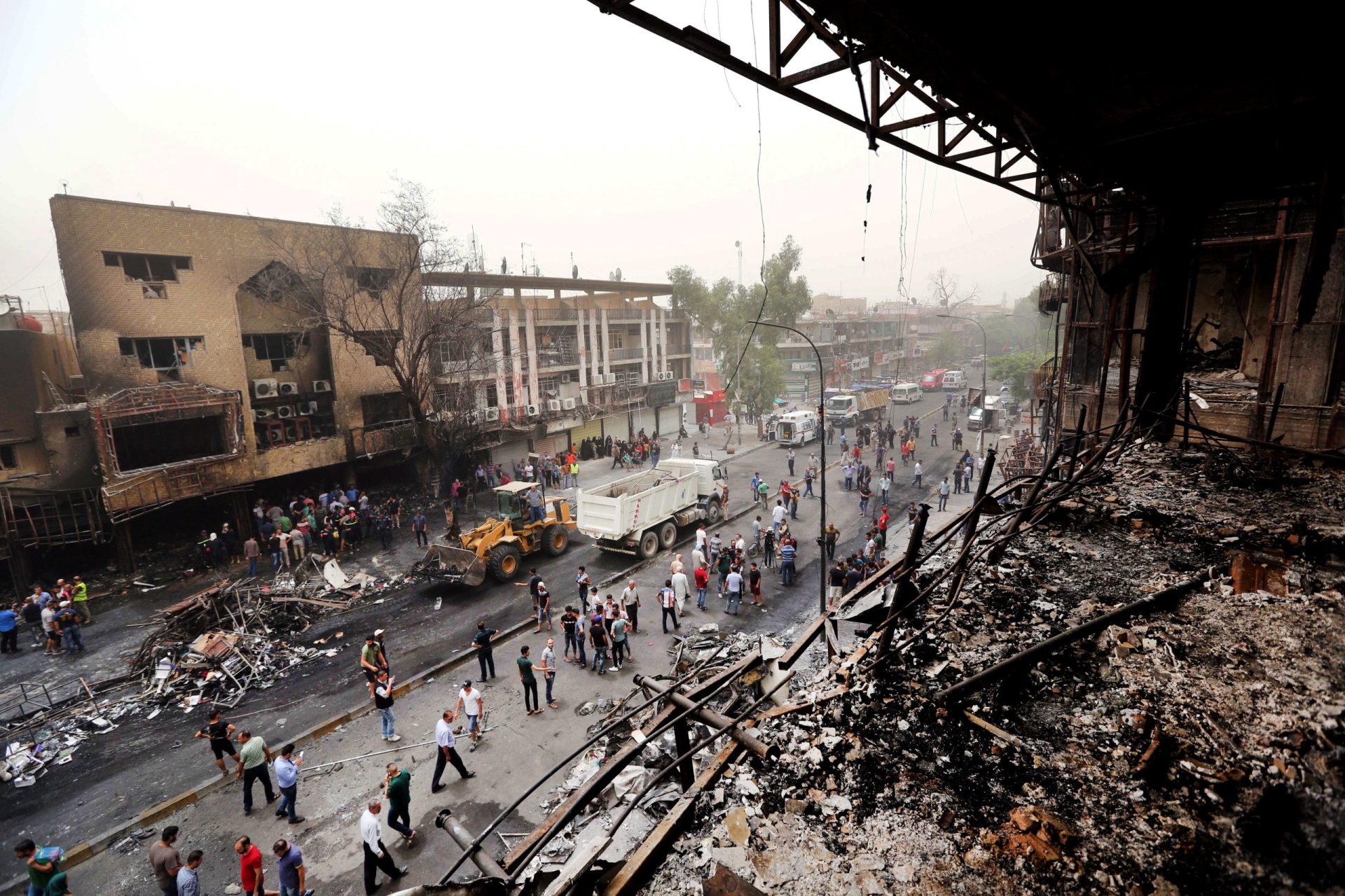 Número de mortos no ataque em Bagdade sobe para 131