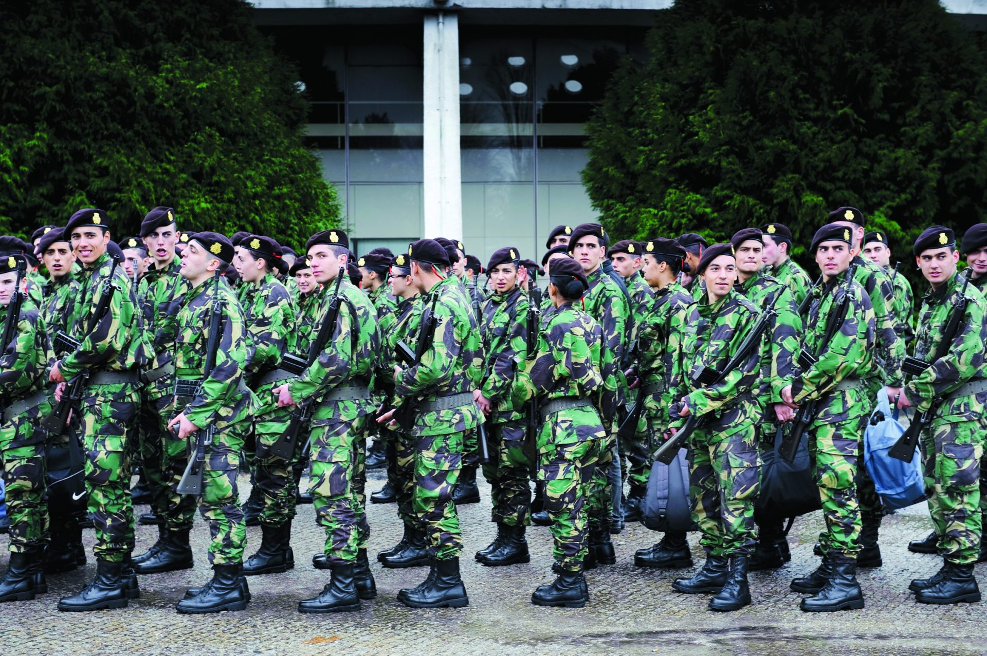 Exército abre processo disciplinar a militar por ameaça com arma