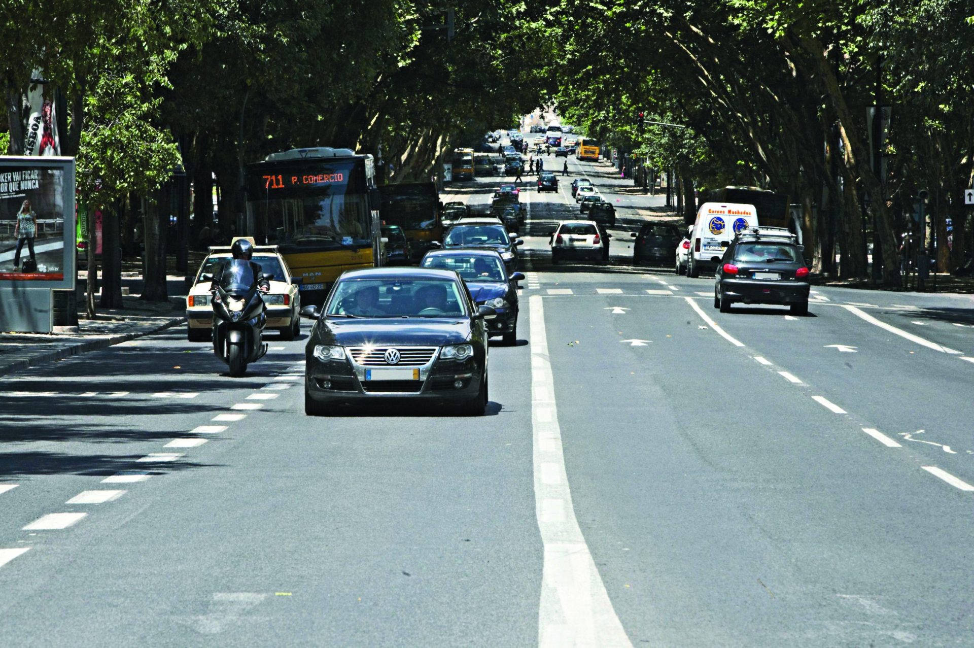 Metade dos carros do Estado não tem idade para circular em Lisboa