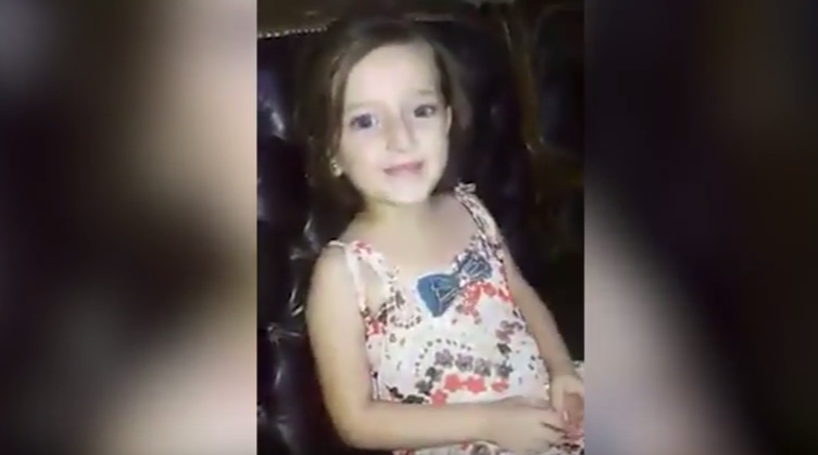 Vídeo de menina a cantar antes do rebentamento de uma bomba divulgado nas redes sociais