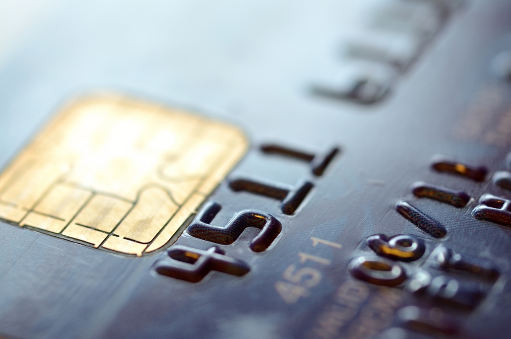 Detidos três suspeitos de falsificar 75 cartões de crédito para pagar serviços de luxo