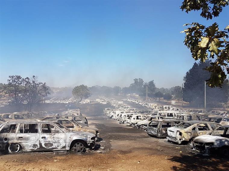 Andanças: Carros ardidos começaram a ser removidos