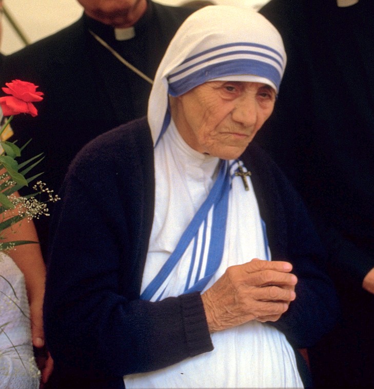 Madre Teresa será canonizada no domingo