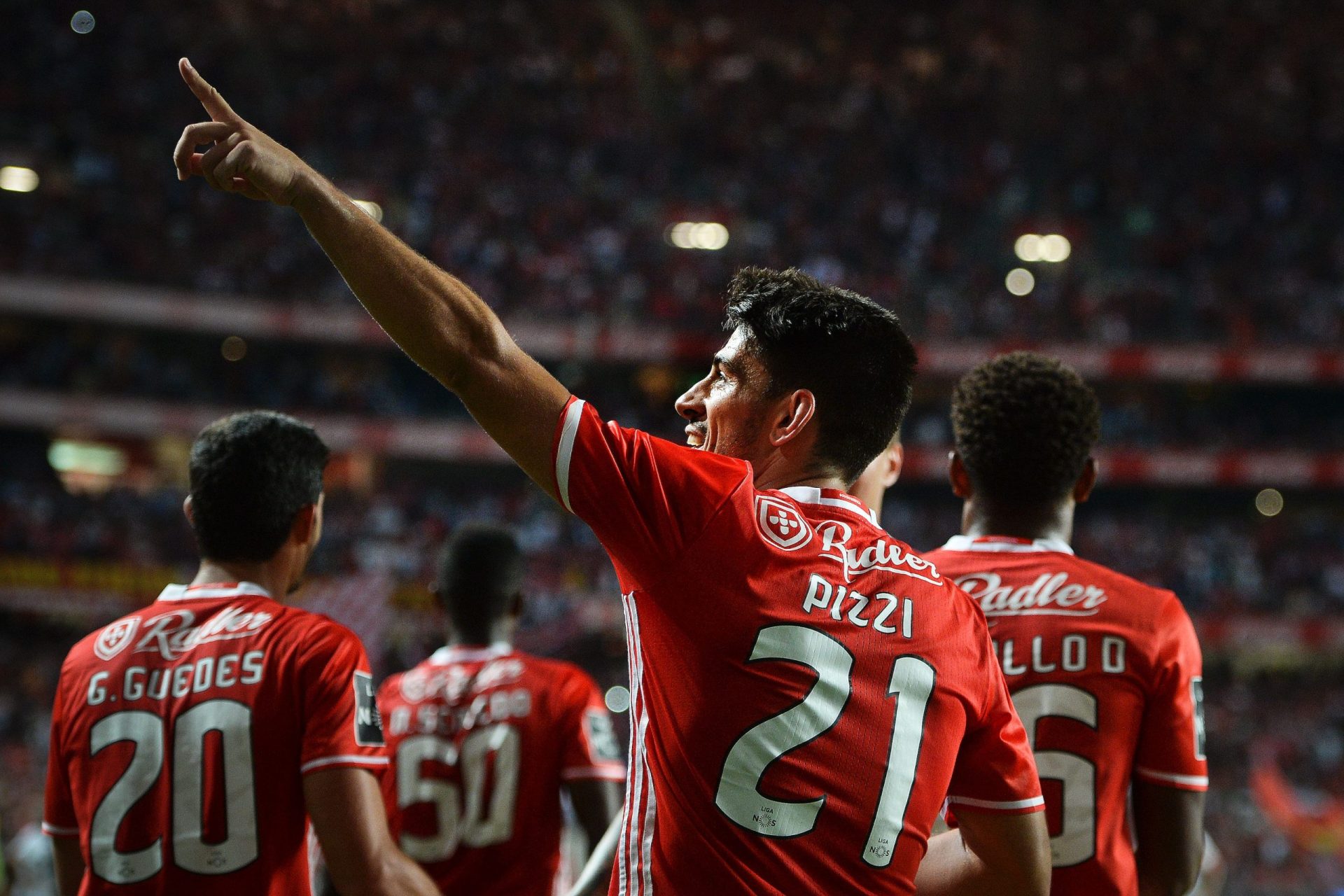 Benfica na liderança do campeonato