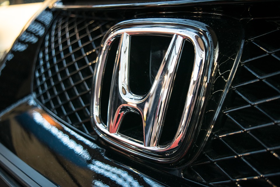 Honda chama 800.000 minivans à garagem
