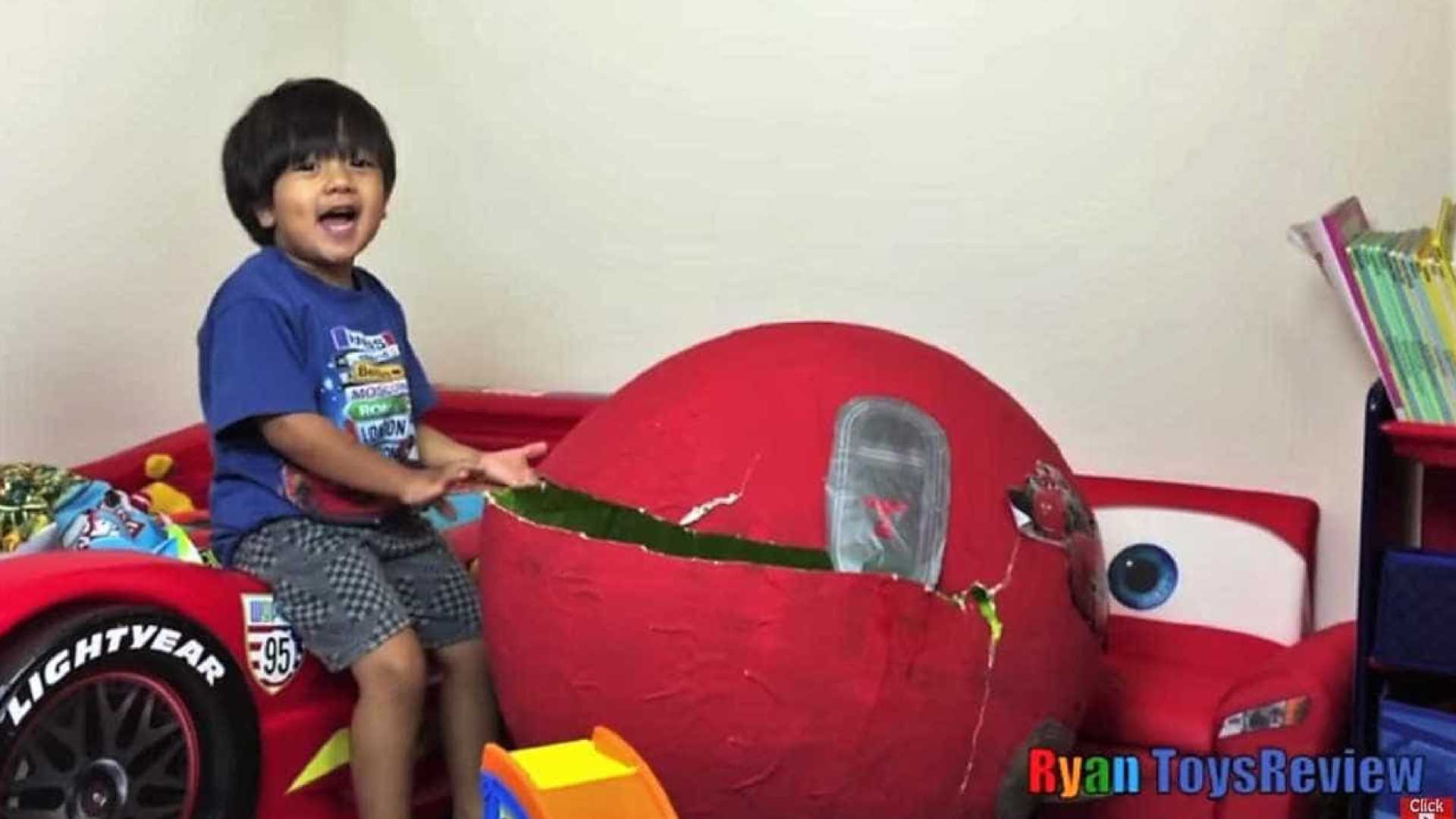 Criança de 6 anos faz vídeos sobre brinquedos na internet e já ganhou 11 milhões